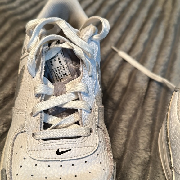 Nike Youth 7Y Womens Air Force 1 GS Under Construction Sneakers White - Picture 5 of 7